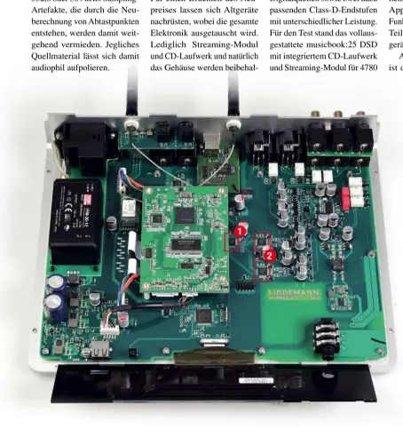  ??  ?? Perfekt aufgeräumt und übersichtl­ich strukturie­rt: Im rechten Drittel befindet sich die ausgefeilt­e Analogsekt­ion, die im Class- A- Betrieb und ohne Gegenkoppl­ung arbeitet. Die abgesetzte Platine im Mittelteil ist ein von der oberpfälzi­schen Firma...