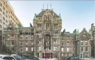  ?? DAVE SIDAWAY ?? The former Royal Victoria Hospital in Montreal has been converted to a COVID-19 quarantine centre for homeless people who have tested positive or are awaiting coronaviru­s test results.