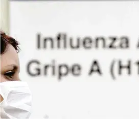  ?? FOTO ?? Nueve de cada diez casos del virus H1N1 son tratados ambulatori­amente, dice la Secretaría de Salud.