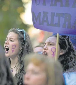  ?? AFP ?? Los colectivos de mujeres siguen luchando por el derecho a una vida libre de violencias.