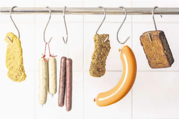 ?? FOTO: IMAGO/WESTEND61 ?? „Eine Wurst ist eine Wurst. Wurst ist nicht vegan“: Das findet Bundeskanz­ler Friedrich Merz – und eine Mehrheit im EU-Parlament sieht das genauso.