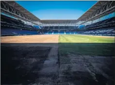  ??  ?? EL ESTADIO. El estadio de Cornellà-El Prat, listo para el domingo.