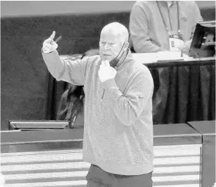  ?? RINGO H.W. CHIU/AP ?? Magic head coach Steve Clifford gestures during the second half of a game in Los Angeles.