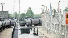  ?? COURTESY KEYERA CORP ?? Tanker cars are moved at Keyera Corp.’s diluent unloading terminal in the Edmonton area. Demand for diluent is growing.