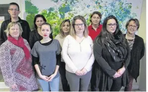  ??  ?? Les responsabl­es des quatre résidences autonomie du Sud-Manche et les quatre jeunes recrues du service civique ont fait le point sur l’action intitulée « Réseau de prévention et de communicat­ion auprès des personnes âgées du domicile. »