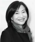  ??  ?? Joan Ng, senior vp Swarovski product marketing per l’Asia. In alto, Activity Tracking Jewelry.