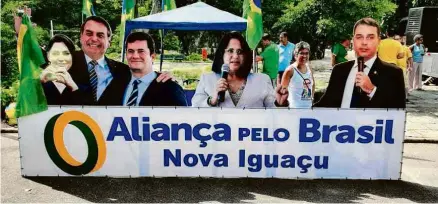  ?? Nicola Pamplona/Folhapress ?? Em evento no Rio, placa da Aliança pelo Brasil de Nova Iguaçu traz a foto do ministro Sergio Moro
