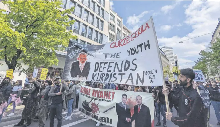  ?? ?? Kurdische Demo in Düsseldorf