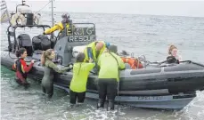  ??  ?? Das Rettungsbo­ot von ERCI ist laufend im Einsatz.