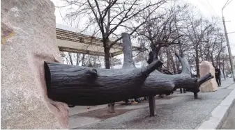  ?? (BYHMC) ?? ‘A GLIMPSE into the Past’ monument, unveiled this year on Internatio­nal Holocaust Remembranc­e Day at Babyn Yar.