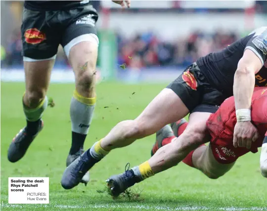  ?? PICTURES: Huw Evans ?? Sealing the deal: Rhys Patchell scores