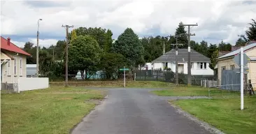  ?? CHRISTEL YARDLEY/STUFF ?? The quiet centre of Ka¯kahi, a short drive from National Park, Ohakune and Tu¯rangi.