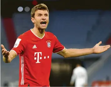  ?? Foto: Kai Pfaffenbac­h, dpa ?? Thomas Müller war mit dem Auftritt seiner Mannschaft so gar nicht zufrieden. Das Dumme für die Konkurrenz: Selbst wenn die Bayern mit sich hadern, gewinnen sie ihre Spiele.