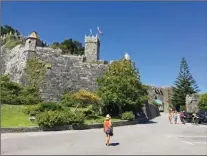  ??  ?? À quelques encablures de la frontière portugaise, Baïona est dotée d’un riche patrimoine culturel.