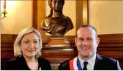  ?? (Photo AFP) ?? « Notre adversaire aujourd’hui, c’est la droite » , estime SteeveBrio­is (ci-dessus aux côtés deMarine Le Penaprès avoir été élu maire d’Hénin-Beaumont).