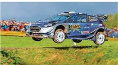  ?? FOTO: IMAGO/EIBNER ?? Der Este Ott Tänak gewann mit seinem Beifahrer Martin Jarveoja im vergangene­n Jahr die Deutschlan­d-Rallye mit einem Ford Fiesta.