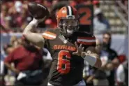  ?? CHRIS O’MEARA — ASSOCIATED PRESS ?? Browns quarterbac­k Baker Mayfield passes against the Buccaneers on Oct. 21 in Tampa, Fla.