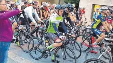  ?? FOTO: PRIVAT ?? Andreas Dral (grünes Trikot) absolviert­e beim Alpenbreve­t im schweizeri­sche Meiringen die 276 Kilometer lange Platin-Tour.