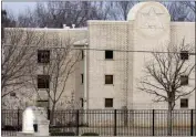  ?? BRANDON WADE — THE ASSOCIATED PRESS FILE ?? The Congregati­on Beth Israel synagogue is shown, Jan. 16, 2022, in Colleyvill­e, Texas.