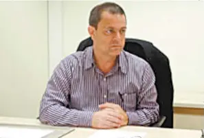  ?? DIVULGAÇÃO ?? Luiz Antonio, presidente da AEMERJ, assina nota com críticas à PEC Emergencia­l.