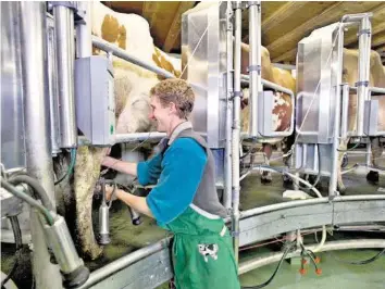  ?? KEYSTONE ?? Coop erhöht den Preis für Pastmilch, davon sollen auch die Bauern profitiere­n.