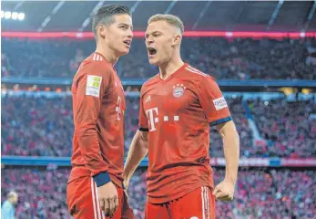  ?? FOTO: DPA ?? Zurück in der Spur – Die Torschütze­n James Rodríguez (li.) und Joshua Kimmich zerlegten den VfL.