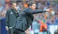  ??  ?? ENTRENADOR. Simeone, el frente del Atlético.