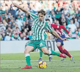  ?? FOTO: EFE ?? Sergio Canales está siendo el mejor jugador del Betis en lo que va de curso