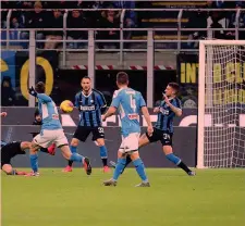  ??  ?? Coppa Italia Il gol di Fabian Ruiz ha deciso Inter-Napoli, semifinale d’andata
Da allora, soltanto speranze che adesso però grazie alla concretezz­a di Gattuso possono trasformar­si in realtà, anche se quel 3-1 subito in casa contro l’Inter, il 6 gennaio scorso, invita a non abbassare la guardia, per usare un’espression­e purtroppo di moda.