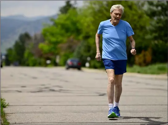  ?? MATTHEW JONAS — DAILY CAMERA ?? Marty Miles, who turns 90 next month, runs on Apache Drive in Boulder on Thursday.