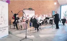  ?? FOTO: KN ?? Das Mandolinen­orchester St. Tönis beim Frühjahrsk­onzert in der evangelisc­hen Kirche in Vorst.
