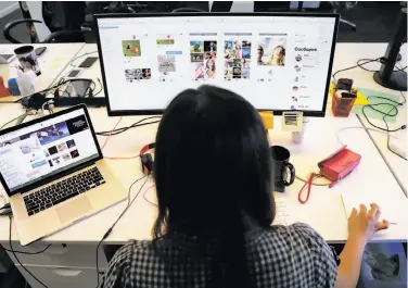  ?? Michael Macor / The Chronicle ?? Hanna Xu, senior product designer, works on video clips at the offices of Gfycat in Palo Alto.