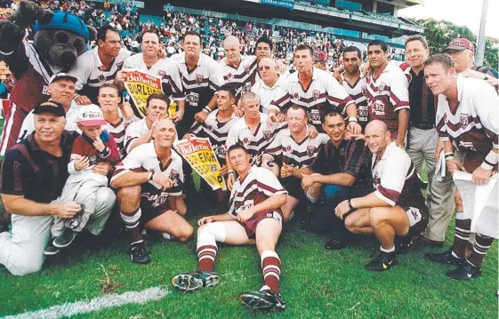  ?? Picture: SUPPIED ?? Burleigh Bears’ 1999 Intrust Super Cup-winning side, coached by Rick Stone (left).