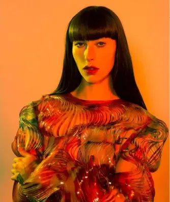  ??  ?? Departing from the formula: Kimbra’s use of tribal beats and a choir is mostly outstandin­g.