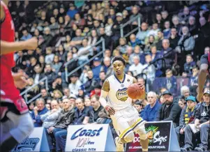  ?? ST. JOHN’S EDGE PHOTO/JEFF PARSONS ?? Through the St. John’s Edge’s six home games, more than 17,000 fans have come to Mile One Centre to watch Alex Johnson (3) and the NBL Canada expansion team.