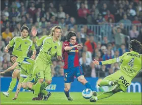  ?? FOTO: EDUARD OMEDES ?? Un momento de la jugada maradonian­a de Messi ante el Getafe