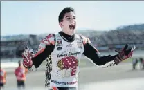  ?? FOTO: EFE ?? Cheste’2017 Marc Márquez desata su euforia ante los fans