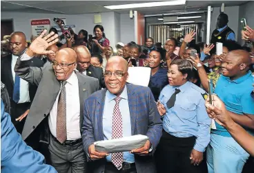  ?? /GCIS/Kopano Tlape ?? VIP treatment: President Jacob Zuma during his visit to the Steve Biko Academic Hospital in October. Last week the president described the hospital as ‘the pride of the nation’, even though it faces numerous problems, including the nonpayment of...