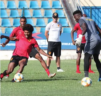  ?? M. MACHANGONG­O | EDIÇÕES NOVEMBRO ?? Tó Carneiro é um dos jogadores chamados para substituir colegas com problemas físicos