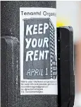  ?? BOB TYMCZYSZYN TORSTAR ?? Posters cover many poles in St. Catharines telling people to withhold rent payments due April 1.