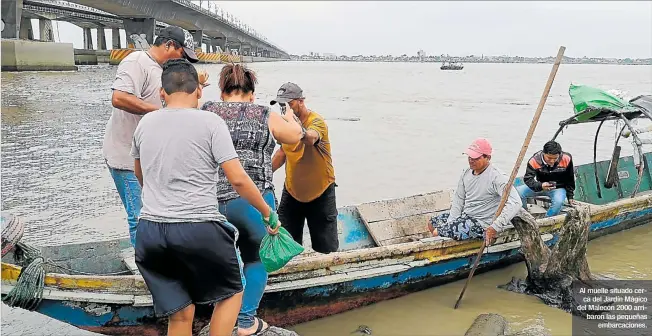  ?? MARCELO GUTIÉRREZ / EXPRESO ?? Al muelle situado cerca del Jardín Mágico del Malecón 2000 arribaron las pequeñas embarcacio­nes.