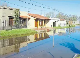  ?? DIARIO DE RIVERA ?? Ante las casas. Así quedó el casco urbano de Villa Maza.