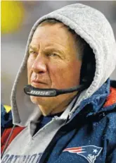  ?? THE ASSOCIATED PRESS ?? Tennessee Titans defensive coordinato­r Dick LeBeau, left, will be matching wits with New England Patriots head coach Bill Belichick in what Titans linebacker Wesley Woodyard called a “battle of the mastermind­s’’ when they meet Saturday night in...