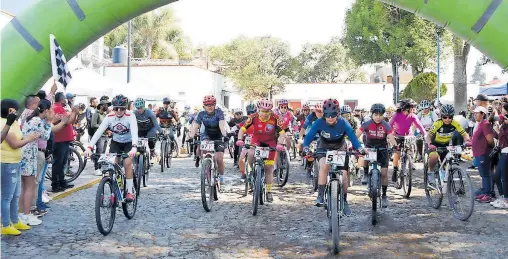  ?? /EVERARDO NAVA ?? Apetatitlá­n fue sede de la apertura del serial anual Tlahuicole de ciclismo de montaña