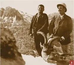  ??  ?? 1 1. Viana et son guide Isidoro Blázquez le 5 juillet 1911, victorieux dans les montagnes de Gredos.