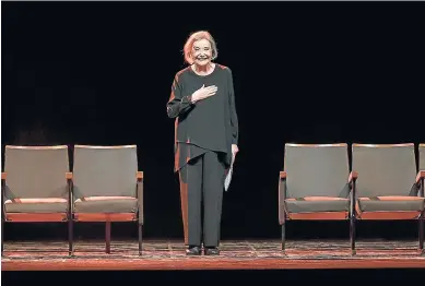  ?? JOSÉ MIGUEL MARCO ?? Núria Espert en el teatro de Zuera donde recitó en 2020 el ‘Romancero gitano’ de Lorca.