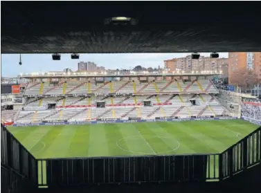  ??  ?? El estadio de Vallecas antes de un partido en la temporada 2018-2019.