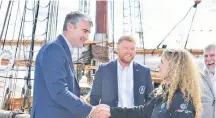  ?? Josh Healey ?? Premier Stephen Mcneil greets Gov. Gen. Julie Payette.