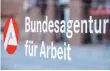  ?? FOTO: DPA ?? Die Zahl der Arbeitslos­en im Kreis Biberach ging im Februar im Vergleich zum Vormonat leicht zurück.