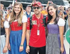  ??  ?? SATISFECHO. Pese a la sanción, Vettel se fue líder de Austria.